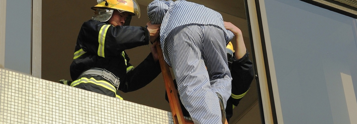 Próbna ewakuacja w zakładzie pracy – ćwiczenia przeciwpożarowe